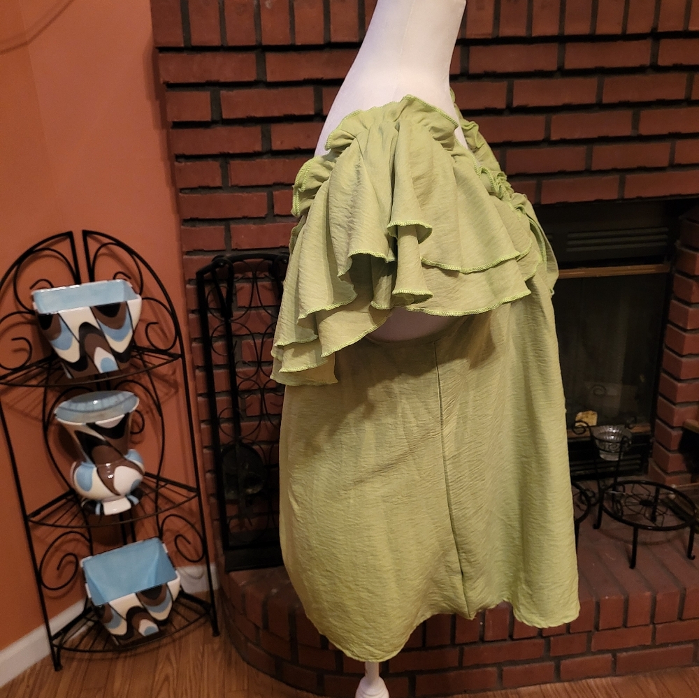 Green Ruffled Off-Shoulder Top - Picture 3 of 4